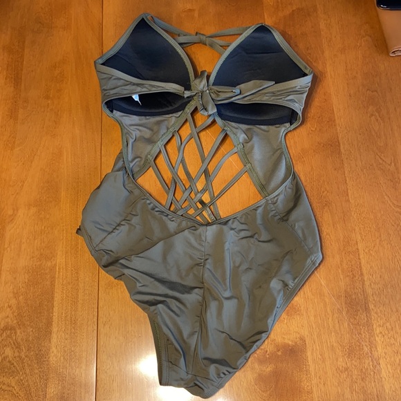 Kenneth Cole Sexy Army Swimsuit 🔥 - Picture 4 of 5